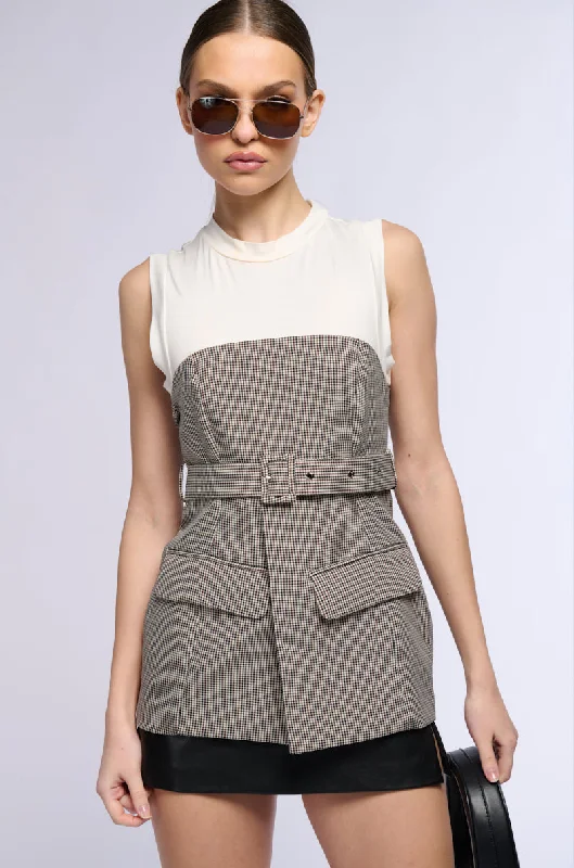 MARY ANN SLEEVELESS BELTED BLOUSE